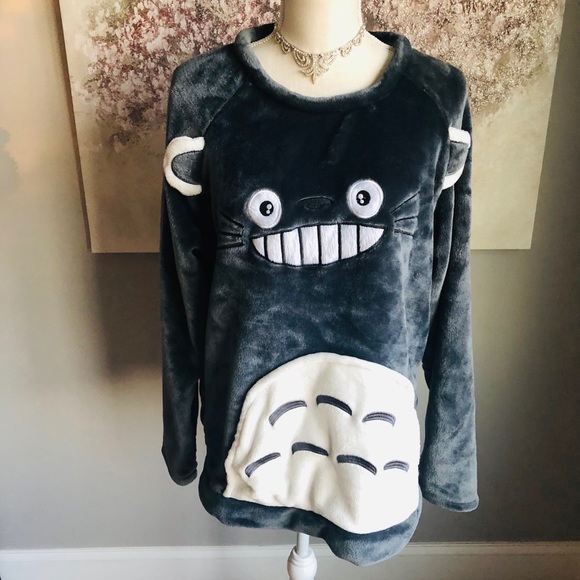 Vintage Tops - Super rare sweatshirt made in Asia so soft & comfy